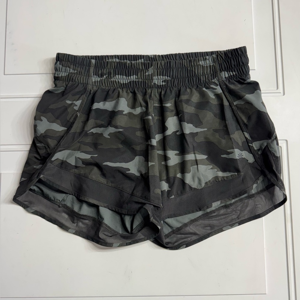 Athleta Printed Mesh Racer Run Short 4” Black Grey Camo Women's Size XS